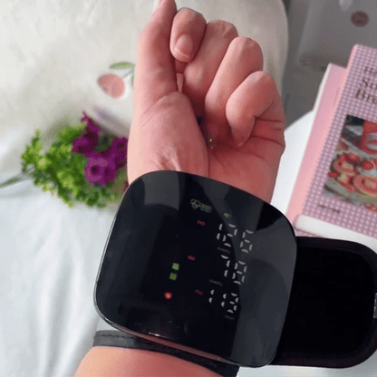 PulseGuard Smart Wrist Monitor